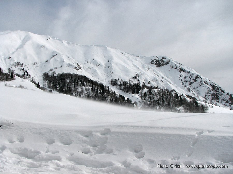 35 Il vento spazza la neve.jpg